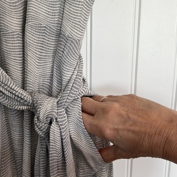 NWT GAP Tie Waist Chevron Print Dress XS - Picture 5 of 11